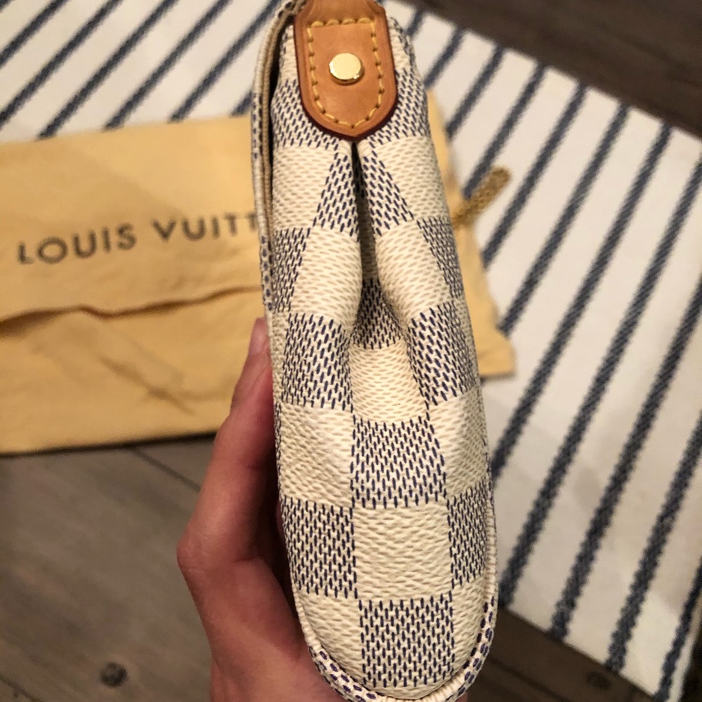 Louis Vuitton Favorite MM Damier Azure Bag - Picture 6 of 16